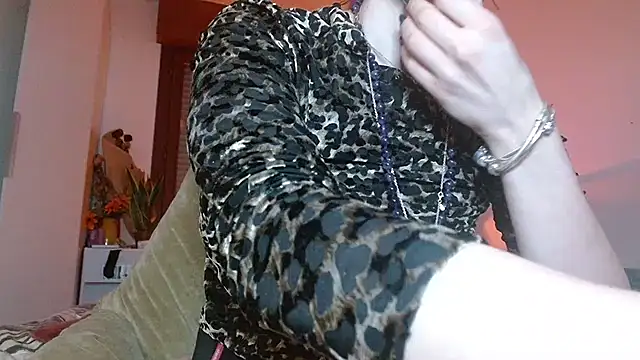 Regina_5's cam snapshot