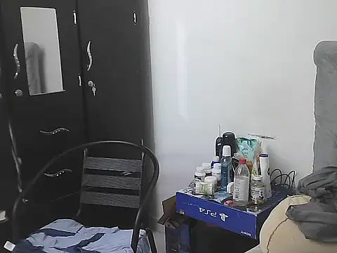 AlphaLatinoBear's cam snapshot