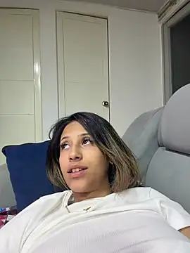 vicky_bass_'s cam snapshot