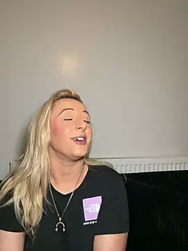 Strongqueen's cam snapshot