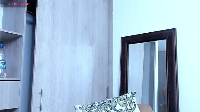 KingLevi01 live sex cam