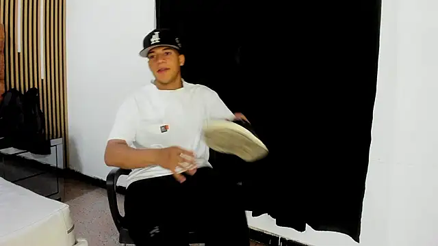 MATHY_ROBERT live sex cam