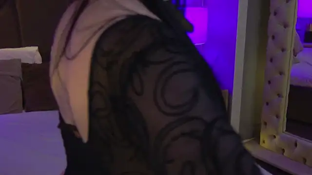 PorcelainAnora's cam snapshot