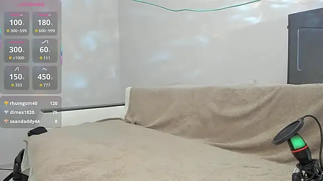 DivineSolana's cam snapshot