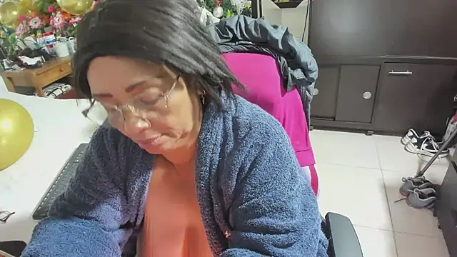 Mrs_mommy_'s cam snapshot