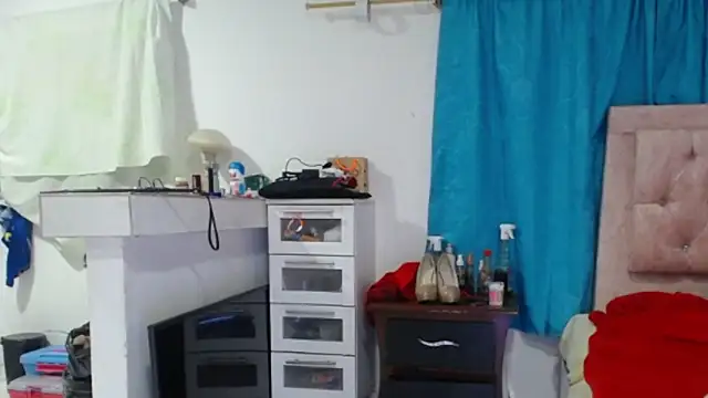 Alexandrasaenz's cam snapshot