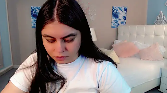 _Maddison_Ivanova_'s cam snapshot