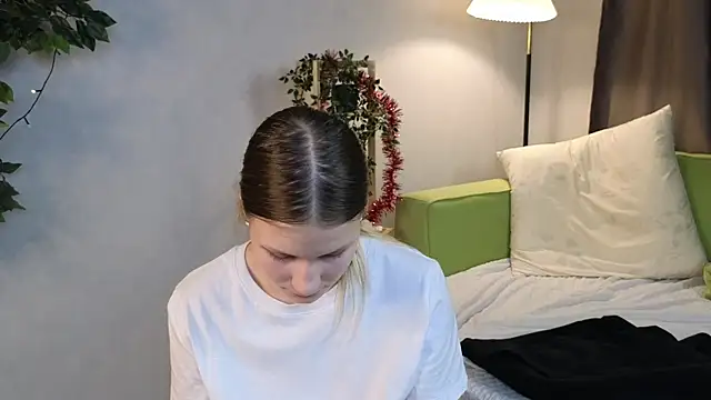 GlynisPernice's cam snapshot