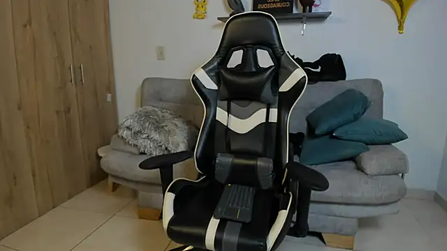 julian_wallace's cam snapshot