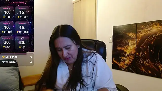 amalia_brunette live sex cam