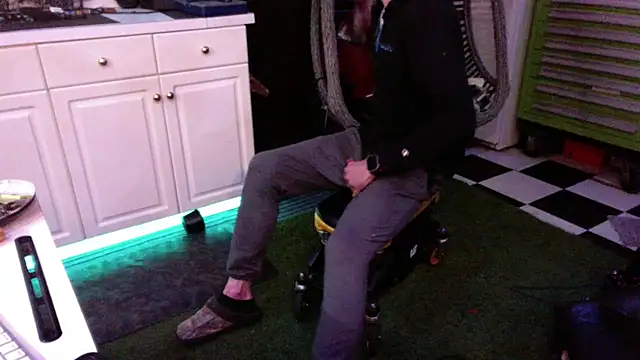 Polaroid_White's cam snapshot