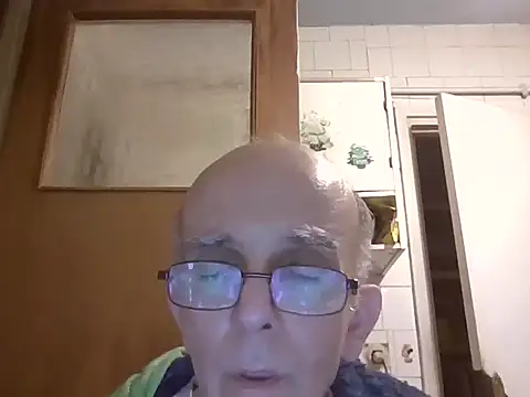 mariusica1@xh live sex cam