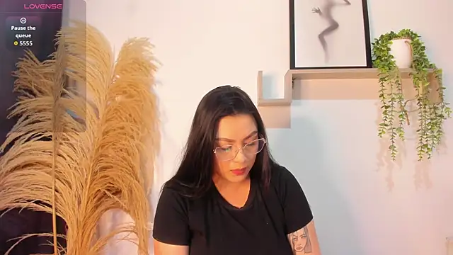 emily-777 live sex cam