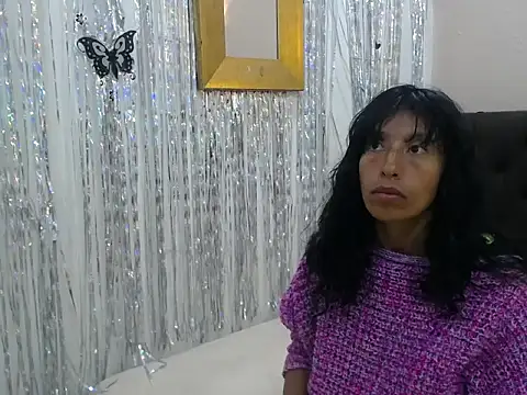 karolinee_66_'s cam snapshot