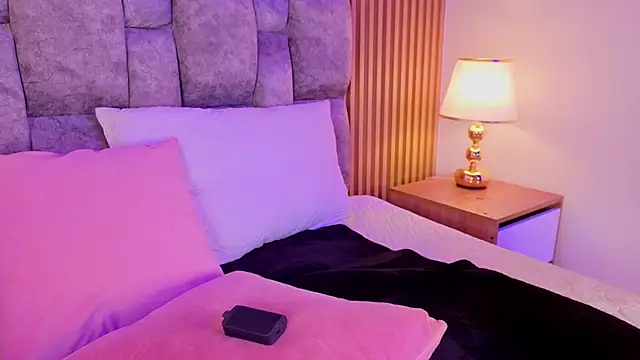 gia_malkova's cam snapshot