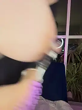 alesziarose_'s cam snapshot