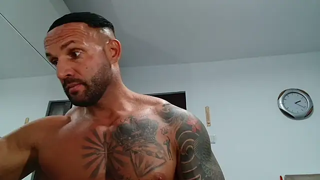 Magnificmuscles89's cam snapshot