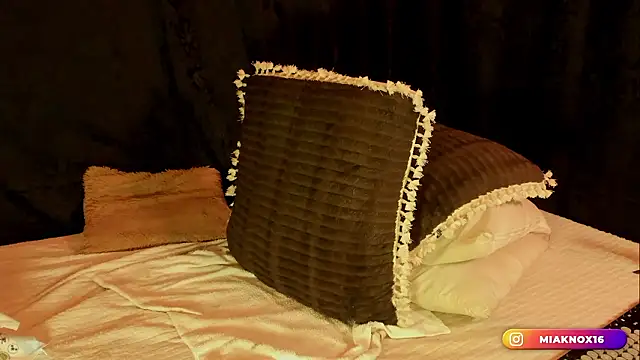 MiaKnox's cam snapshot