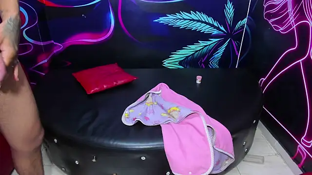 thebeautiful_megan's cam snapshot