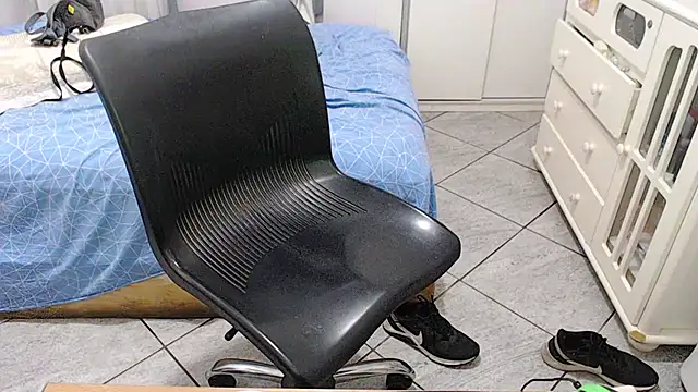 MysterBearMG live sex cam