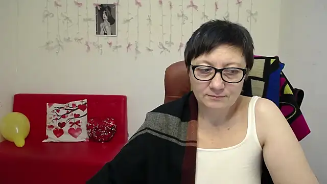 EmilyL0ve's cam snapshot