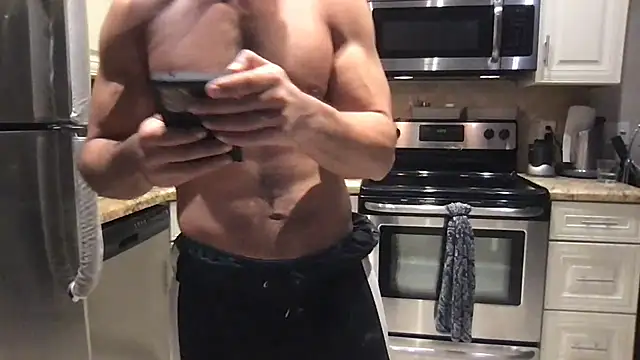 BigGuyMuscle's cam snapshot