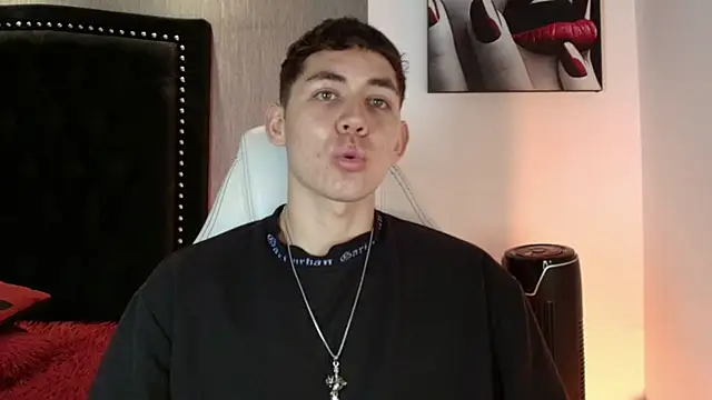 LoganFoster_'s cam snapshot