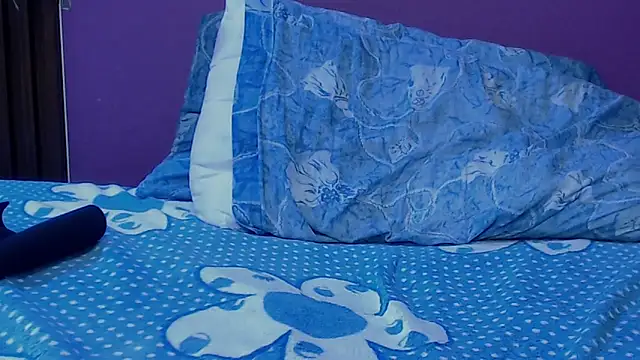 skinnybarbie022's cam snapshot