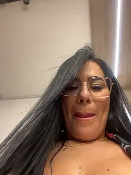 Miah_gomez_ live sex cam