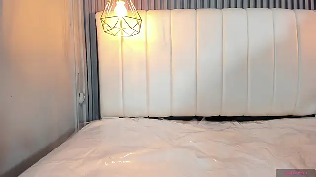 SaraRiley live sex cam