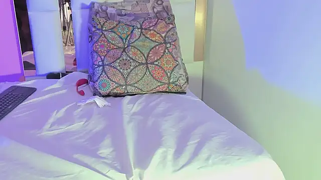 Alanna_hot3 live sex cam