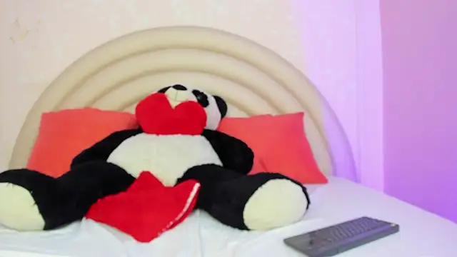 VioletteRoselle's cam snapshot