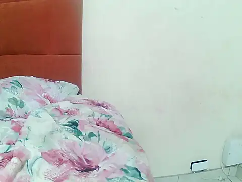 FreakyMamasita's cam snapshot