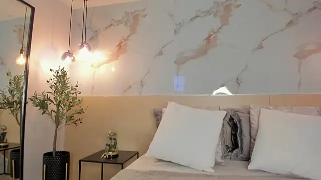 LeaThompson's cam snapshot