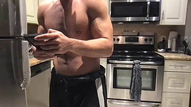 BigGuyMuscle's cam snapshot