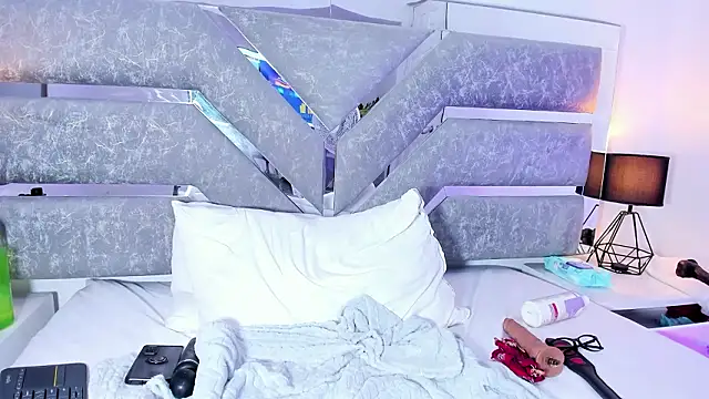 Slut_Milf_'s cam snapshot