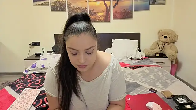 adelline's cam snapshot