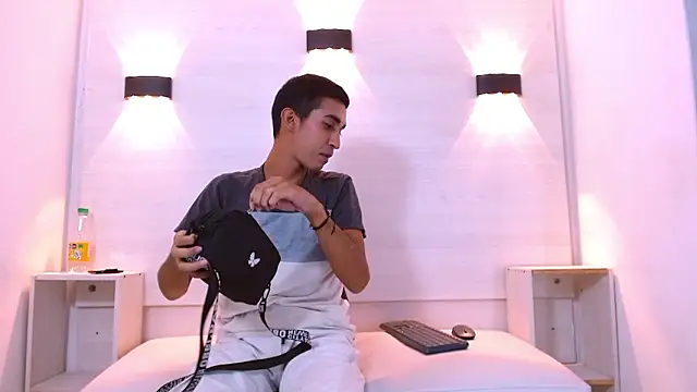 Alejandro_Max's cam snapshot