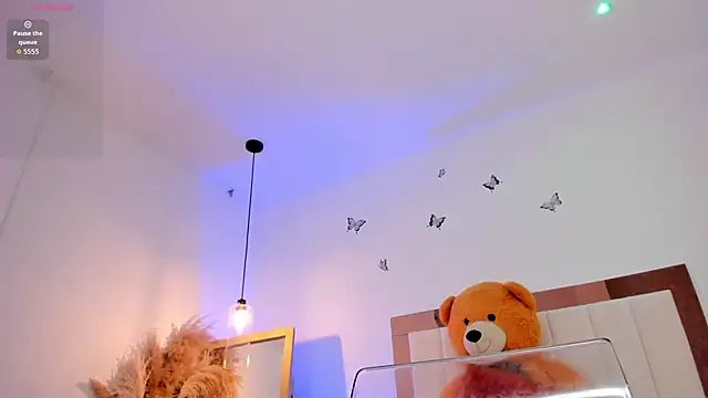 Kendall_Jonss1's cam snapshot