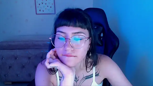 luciana_ch_2's cam snapshot