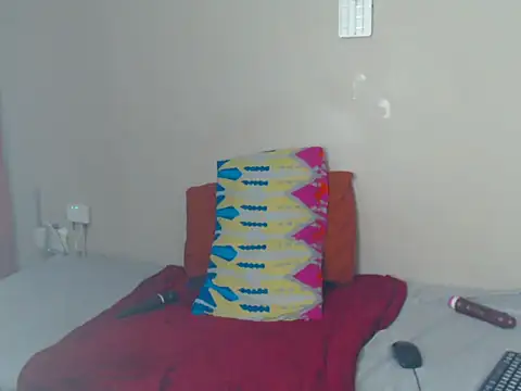 SexyLips86's cam snapshot