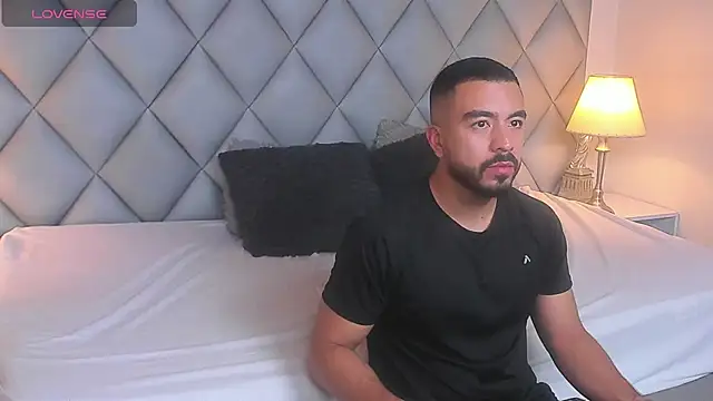 AaronVegaa's cam snapshot