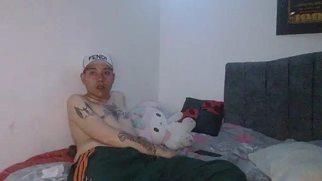 GaneshandBaby's cam snapshot