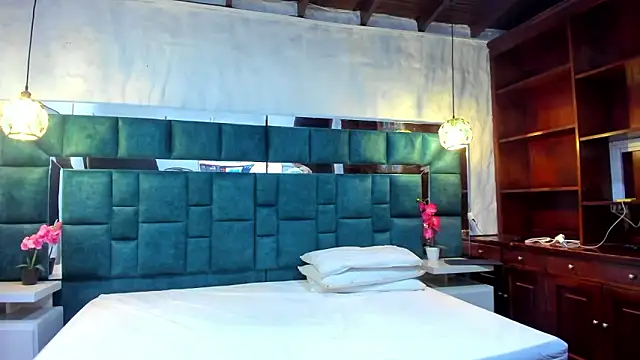 valtira_nova's cam snapshot