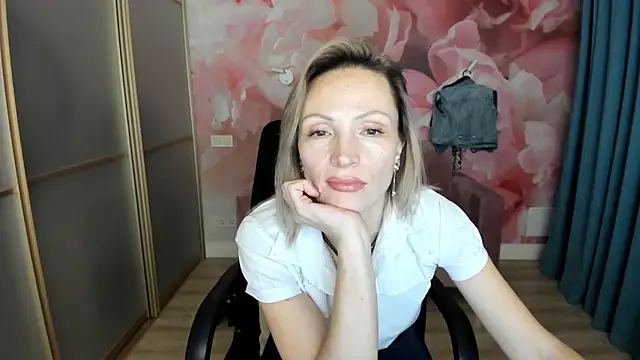 AlinaMoor's cam snapshot