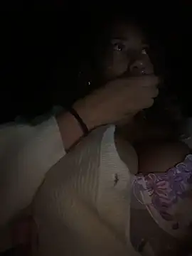 lauraltt live sex cam