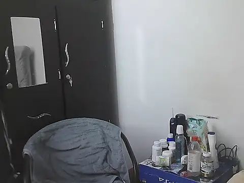 AlphaLatinoBear's cam snapshot