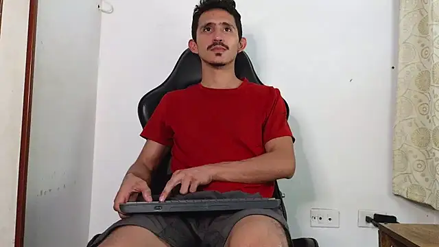 HomeAloneK's cam snapshot