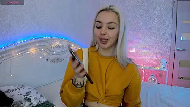 LillyMoure_ live sex cam