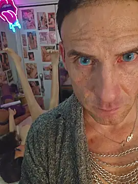 luvs2cumm69 live sex cam